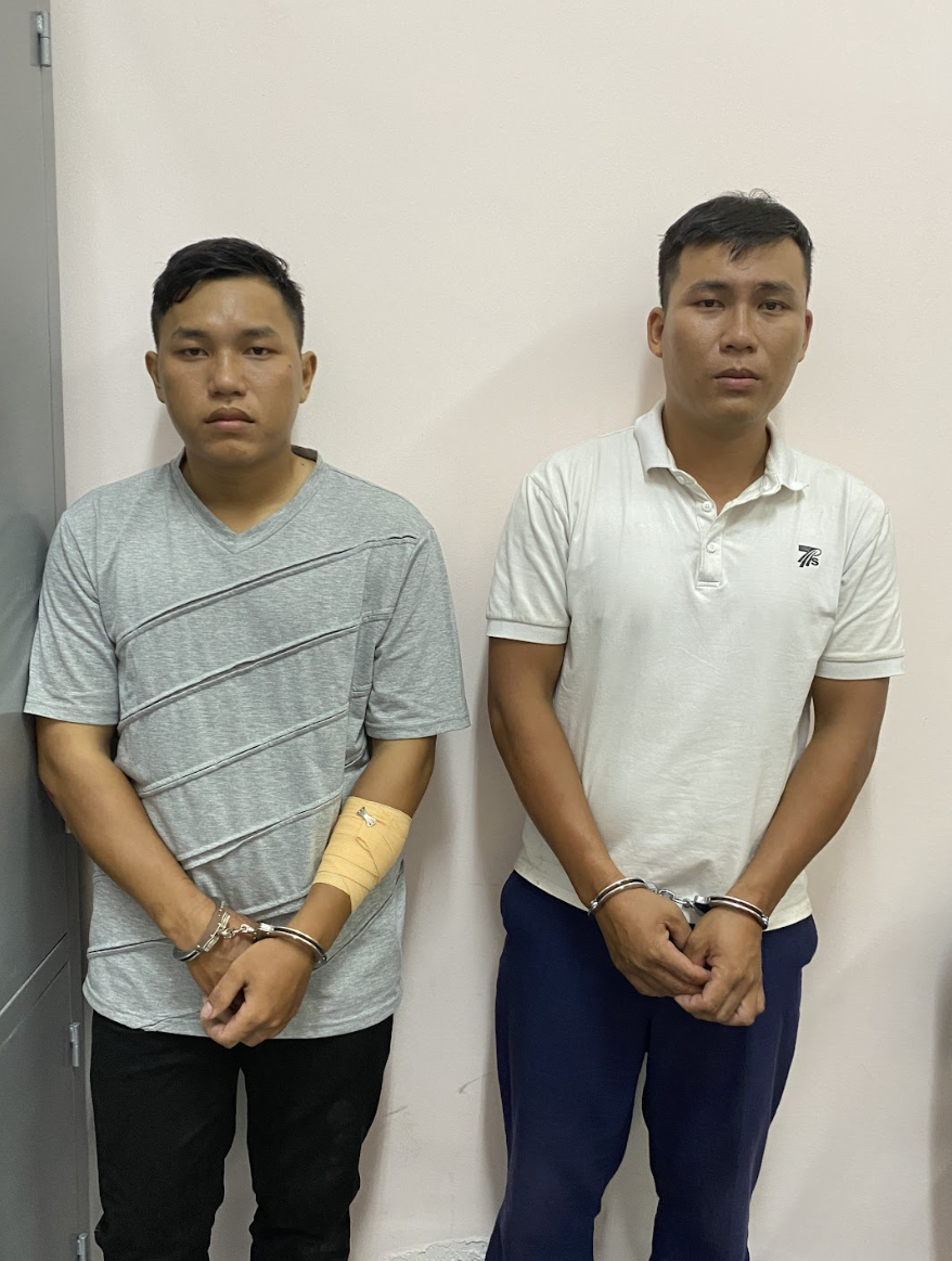 Danh tính 2 anh em cướp tiệm vàng vừa bị Công an TP HCM bắt giữ- Ảnh 1.