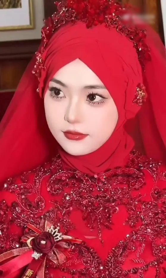 Đ&aacute;m cưới dậy s&oacute;ng xứ tỷ d&acirc;n: C&ocirc; d&acirc;u đẹp đến mức bị nghi l&agrave; AI, ch&uacute; rể phải kh&oacute;a MXH v&igrave; một l&yacute; do- Ảnh 6.