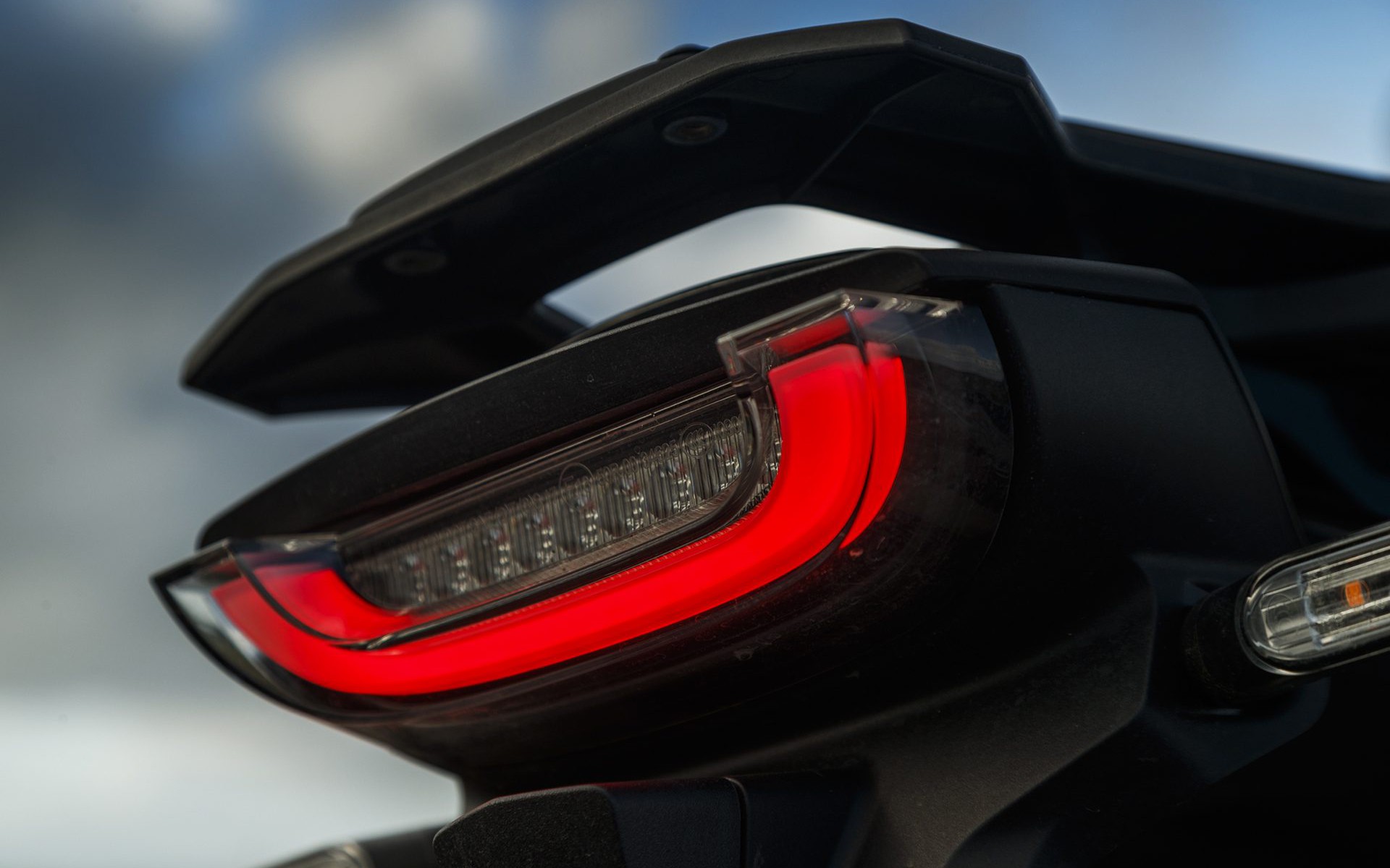 Không còn là tin đồn, xe điện VinFast ngang cỡ Transit, Solati đã lộ diện: 3 điểm này 'ăn đứt' đối thủ - Ảnh 7.