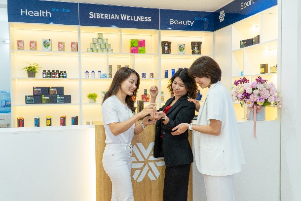 Siberian Health Quốc tế được vinh danh Top 30 doanh nghiệp FDI tiêu biểu tại Giải thưởng Rồng Vàng 2025 - Ảnh 3. Siberian Health Quốc tế được vinh danh Top 30 doanh nghiệp FDI tiêu biểu tại Giải thưởng Rồng Vàng 2025 - Ảnh 3.