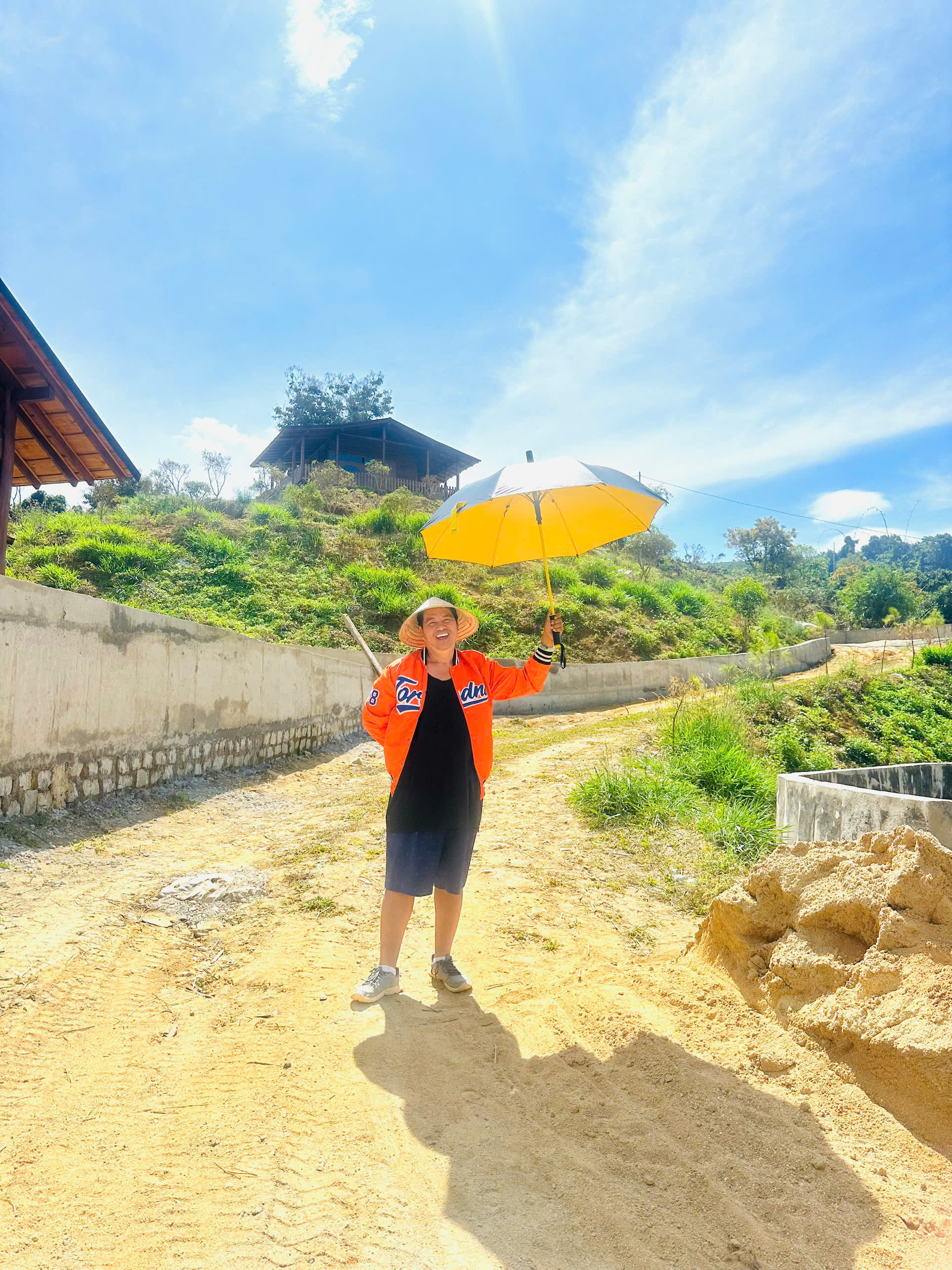 Nghệ sĩ sở hữu biệt phủ 100 tỷ ở Đồng Nai, resort 10.000 m2 ở Di Linh: “Bị soi quá thì tôi trốn” - Ảnh 3.