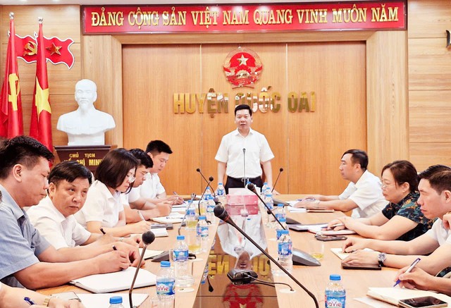 Tạm dừng c&ocirc;ng t&aacute;c loạt chủ tịch UBND x&atilde;  - Ảnh 1.