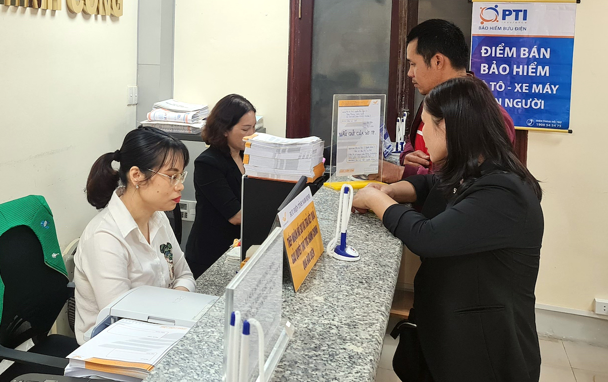 Chấn chỉnh công tác công vụ sau vụ bé trai bị từ chối cấp cứu - Ảnh 1.