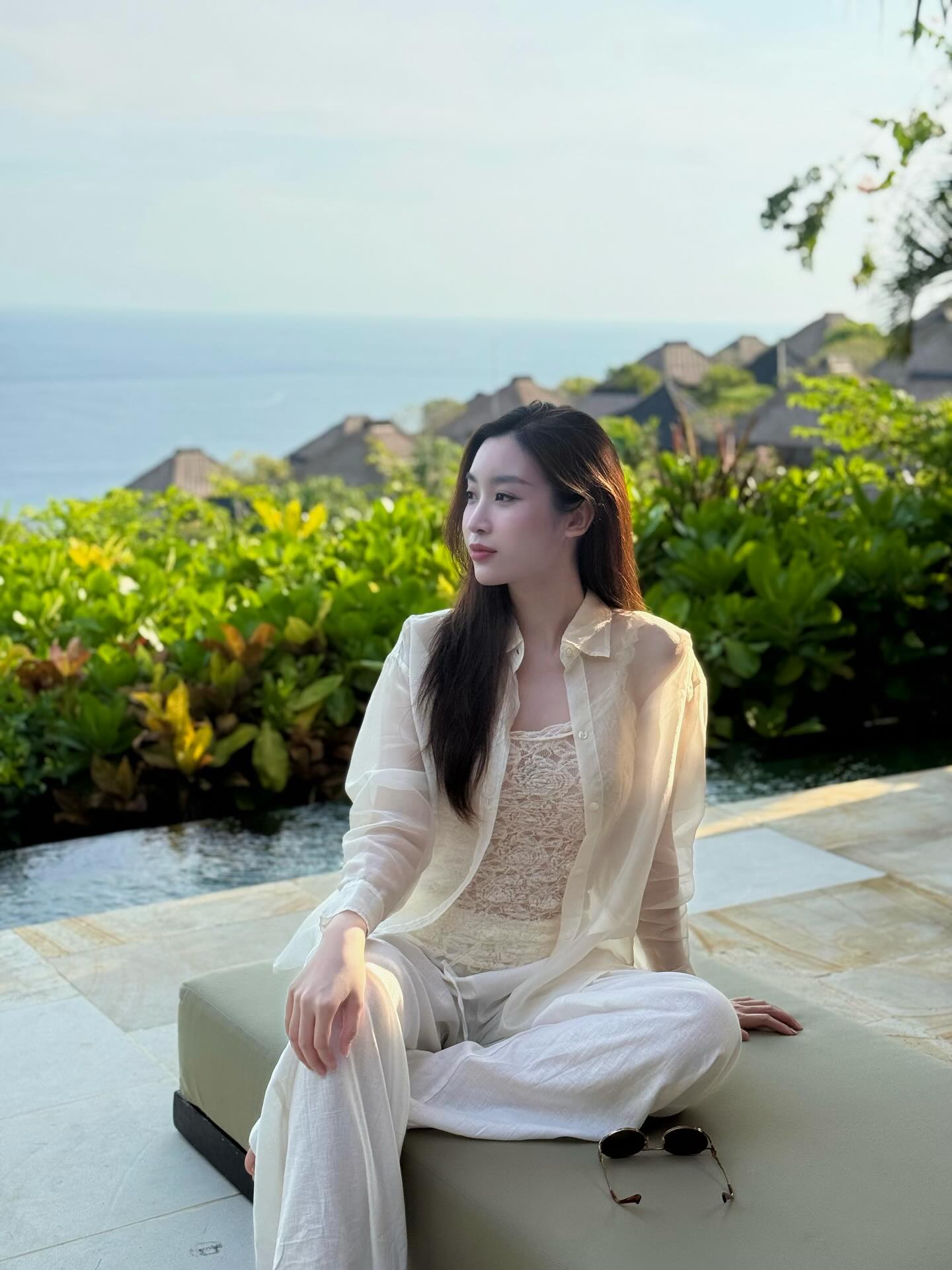 Chủ tịch Hà Nội FC tung ảnh chưa chỉnh sửa cùng Đỗ Mỹ Linh lên mạng, "dâu hào môn" lộ ngay nhan sắc thật - Ảnh 8. Chủ tịch Hà Nội FC tung ảnh chưa chỉnh sửa cùng Đỗ Mỹ Linh lên mạng, "dâu hào môn" lộ ngay nhan sắc thật - Ảnh 8.