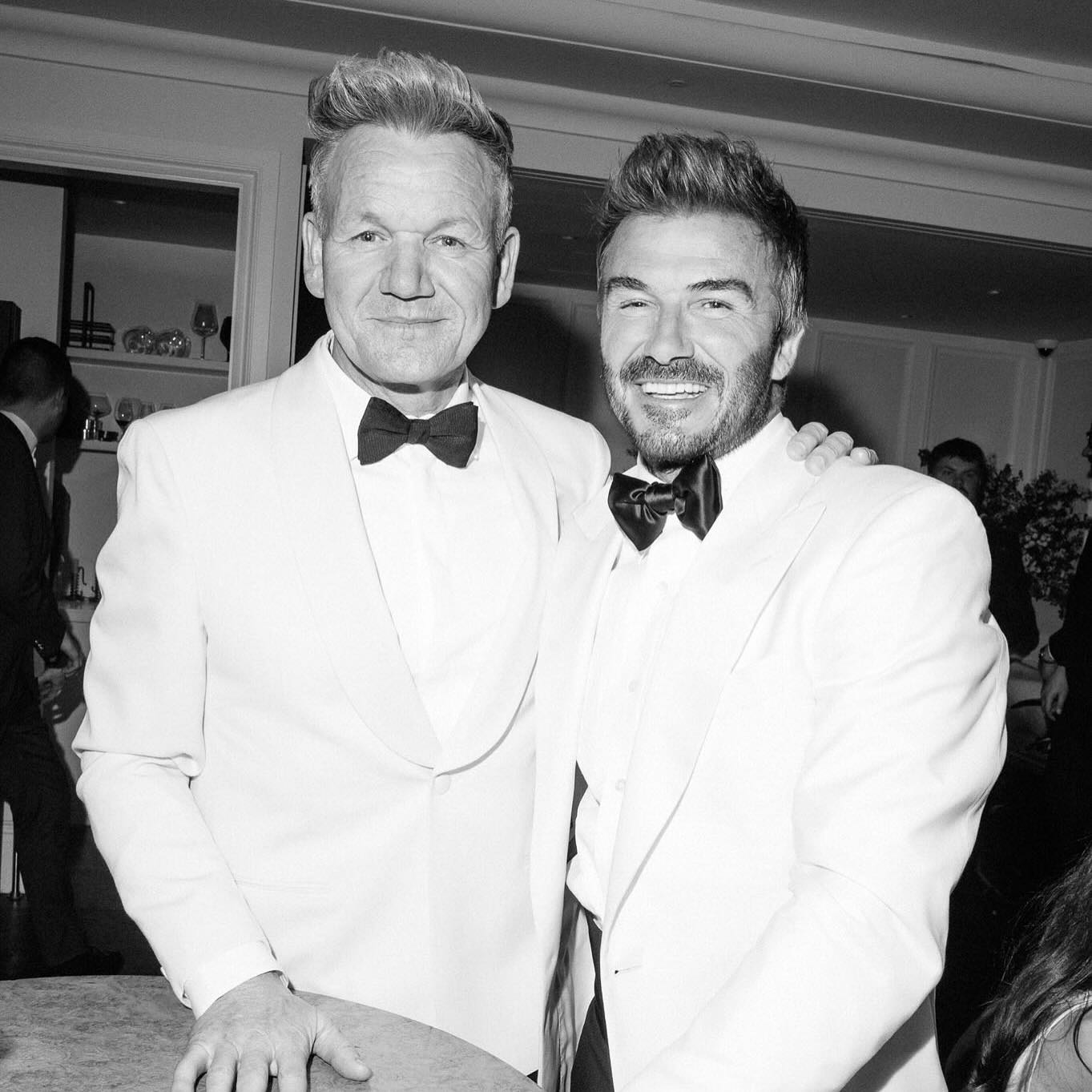 Bộ ảnh của gia đình Beckham trong bữa tiệc xa hoa quy tụ dàn sao Hollywood, bất chấp tin đồn rạn nứt- Ảnh 14. Bộ ảnh của gia đình Beckham trong bữa tiệc xa hoa quy tụ dàn sao Hollywood, bất chấp tin đồn rạn nứt- Ảnh 14.