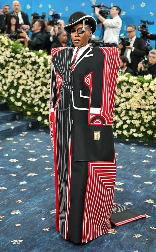 Hội "chơi nổi" Met Gala 2025: Màn xách máy may vác đàn, "biến hình" 19 giây cũng không sốc bằng mặt mộc của Vera Wang - Ảnh 11. Hội "chơi nổi" Met Gala 2025: Màn xách máy may vác đàn, "biến hình" 19 giây cũng không sốc bằng mặt mộc của Vera Wang - Ảnh 11.