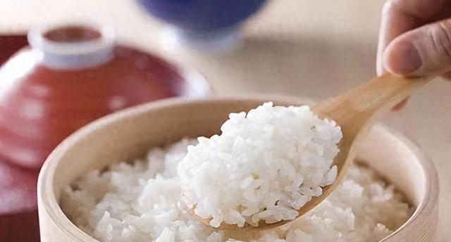 Người phụ nữ 49 tuổi nhất quyết ăn cơm nguội mỗi ngày, 6 tháng sau nhận kết quả bất ngờ- Ảnh 1. Người phụ nữ 49 tuổi nhất quyết ăn cơm nguội mỗi ngày, 6 tháng sau nhận kết quả bất ngờ- Ảnh 1.