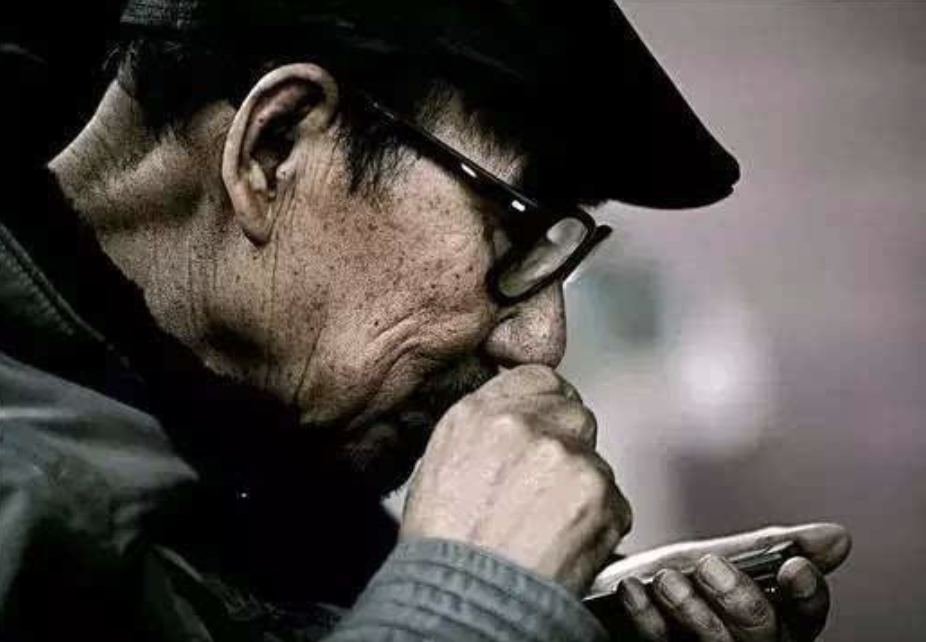 Bố qua đời để lại thừa kế 56 tỷ cho bảo mẫu, c&aacute;c con kiện đ&ograve;i tiền: To&agrave; ra ph&aacute;n quyết bất ngờ- Ảnh 1.