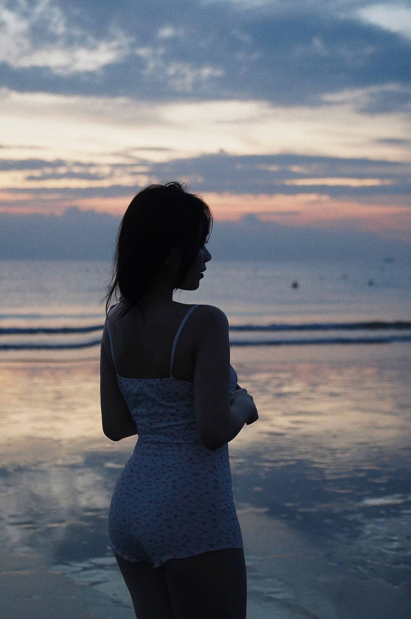 Vợ mới cưới của Hồ Văn Cường khoe visual nét căng, vóc dáng diện bikini đi biển mới gây xôn xao- Ảnh 2. Vợ mới cưới của Hồ Văn Cường khoe visual nét căng, vóc dáng diện bikini đi biển mới gây xôn xao- Ảnh 2.