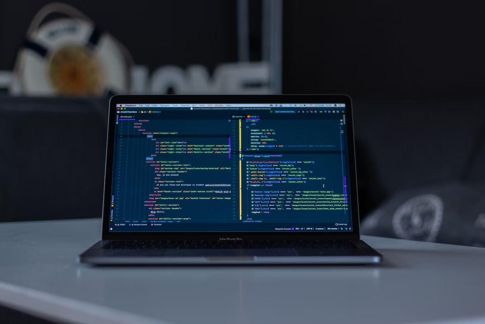 Apple AI đang âm thầm cải cách quy trình lập trình với trợ lý AI Claude Sonnet - Ảnh 1. Apple AI đang âm thầm cải cách quy trình lập trình với trợ lý AI Claude Sonnet - Ảnh 1.