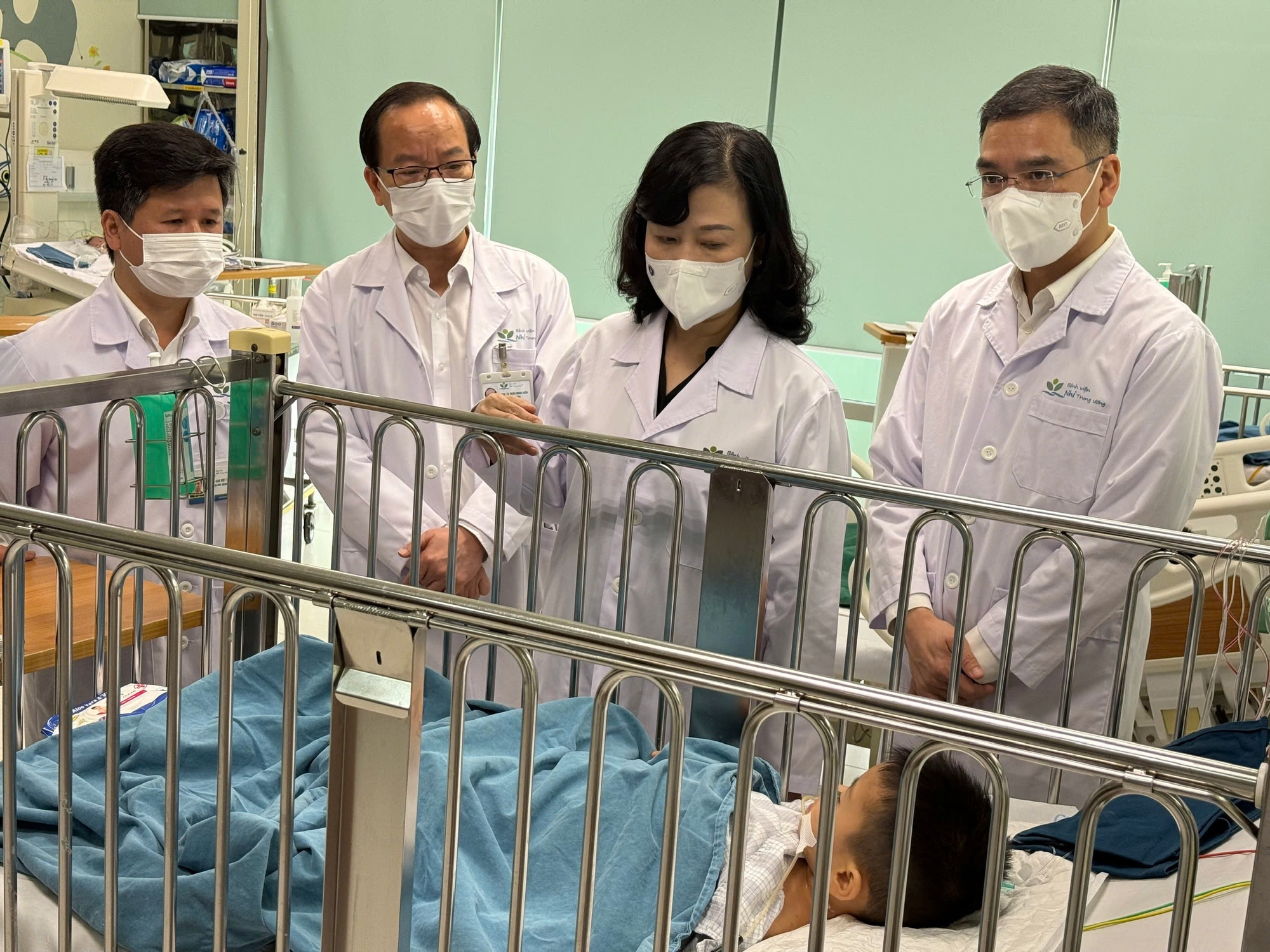 Chuyện không thể chấp nhận ở phòng cấp cứu - Ảnh 1.