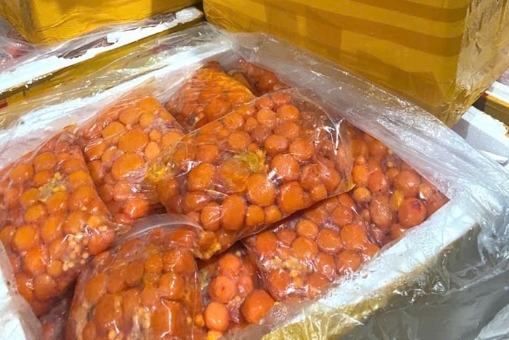 Hà Nội: Nam thanh niên cầm dao tấn công nhiều người trong đêm gây hoang mang - Ảnh 2. Hà Nội: Nam thanh niên cầm dao tấn công nhiều người trong đêm gây hoang mang - Ảnh 2.