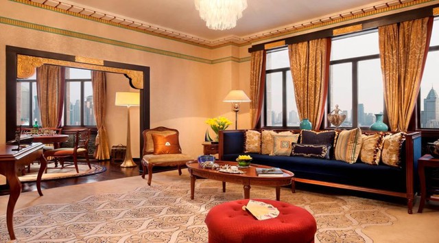 Thiếu gia sở hữu Fairmont Peace Hotel nổi tiếng xa hoa, bị đồn xuất hiện trong bộ dạng “ăn mày” là ai? - Ảnh 8.