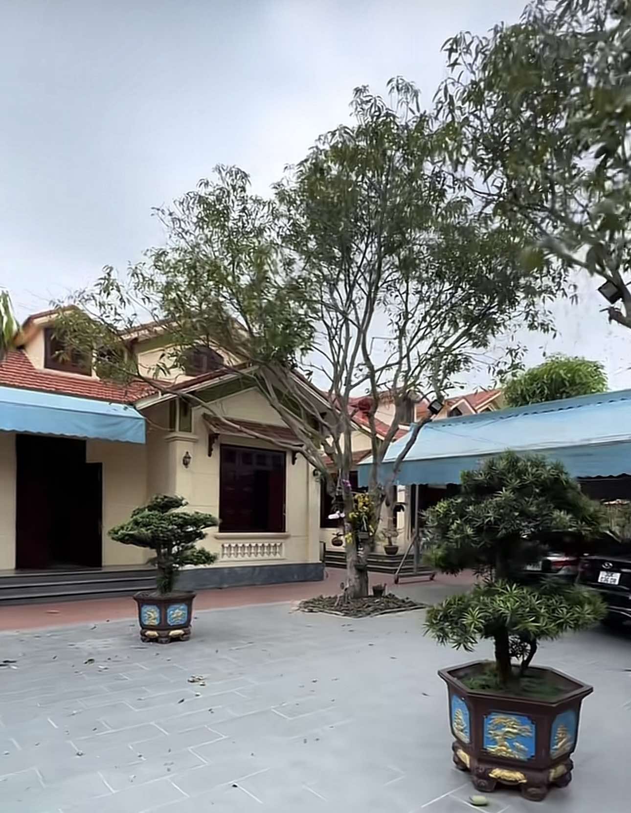 5 anh em chung sống hòa thuận trong 1 khu đất, xây 5 căn nhà giống hệt nhau ở Nam Định gây sốt MXH: Bí quyết nằm ở nhân vật đặc biệt này?- Ảnh 7. 5 anh em chung sống hòa thuận trong 1 khu đất, xây 5 căn nhà giống hệt nhau ở Nam Định gây sốt MXH: Bí quyết nằm ở nhân vật đặc biệt này?- Ảnh 7.
