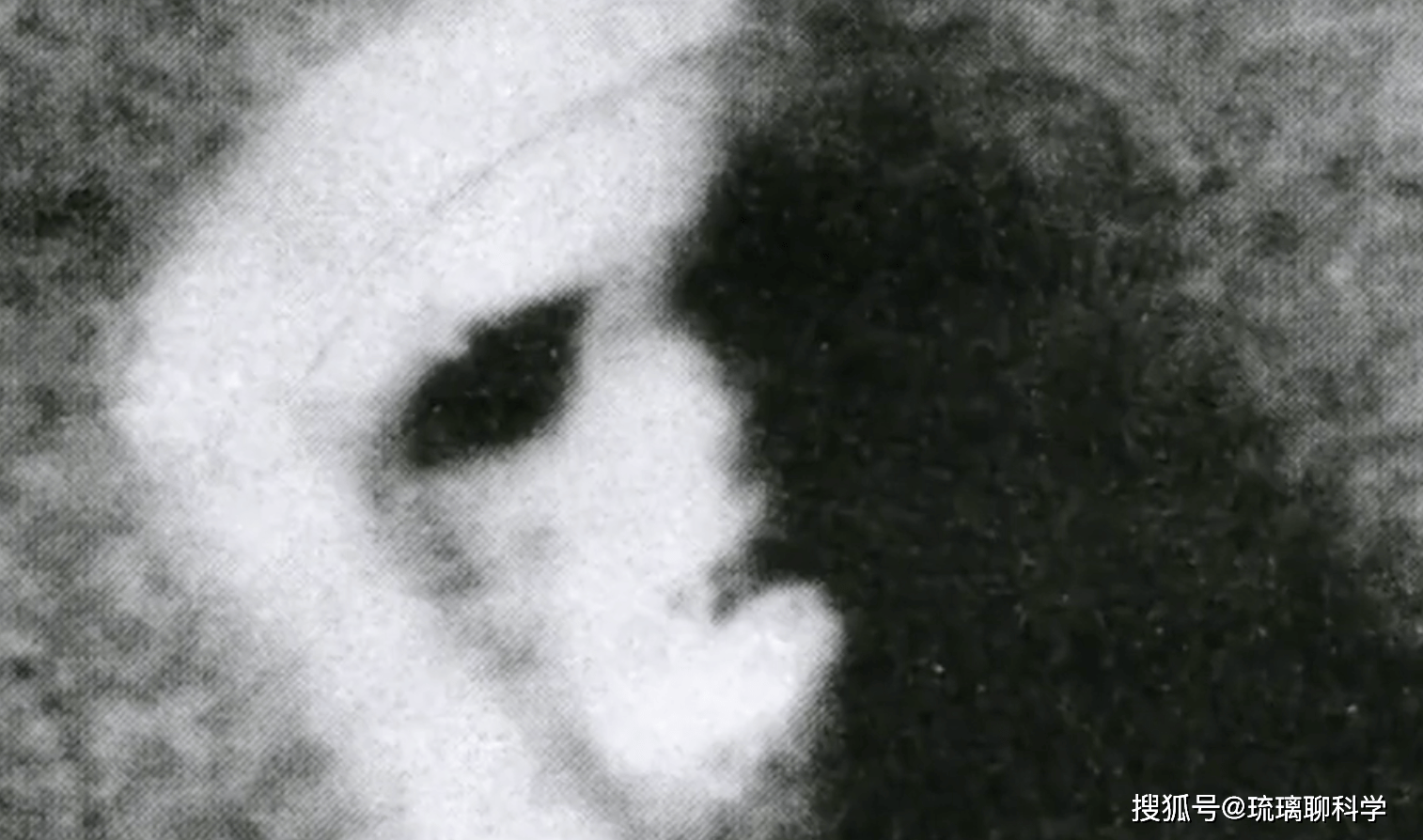 Khuôn mặt người thứ hai bất ngờ xuất hiện trên Sao Hỏa: Sự im lặng đáng sợ và những câu hỏi không có lời đáp!- Ảnh 3.