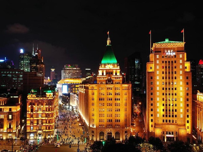 Thiếu gia sở hữu Fairmont Peace Hotel nổi tiếng xa hoa, bị đồn xuất hiện trong bộ dạng “ăn mày” là ai? - Ảnh 6.