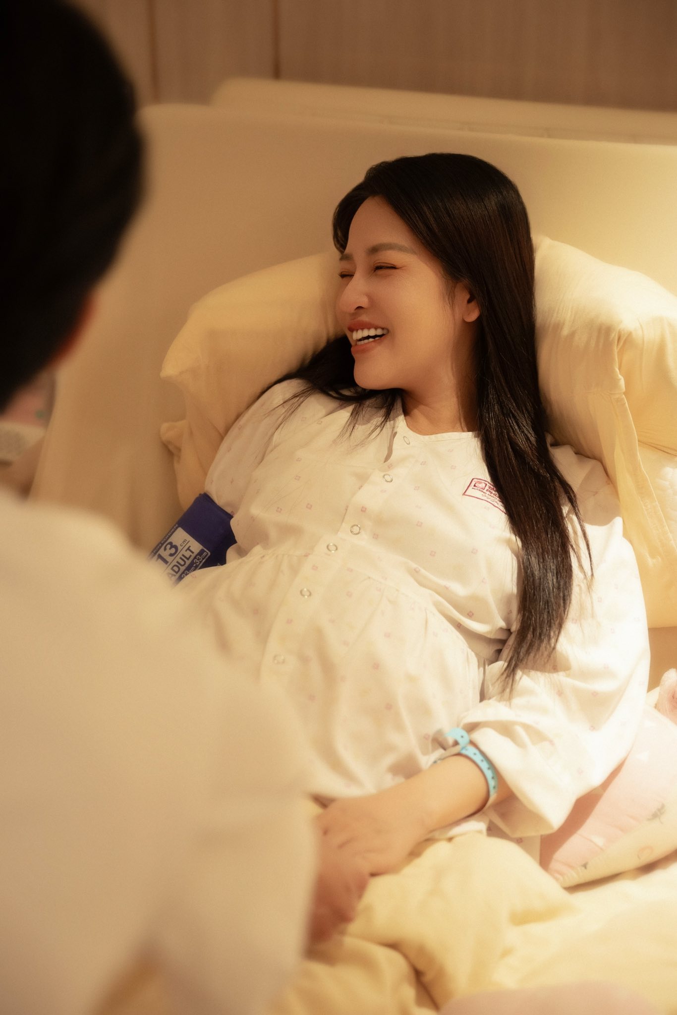 Puka lên tiếng làm rõ sự thật bức ảnh gây tranh cãi "dàn dựng quá đà" khi sinh con đầu lòng - Ảnh 3. Puka lên tiếng làm rõ sự thật bức ảnh gây tranh cãi "dàn dựng quá đà" khi sinh con đầu lòng - Ảnh 3.