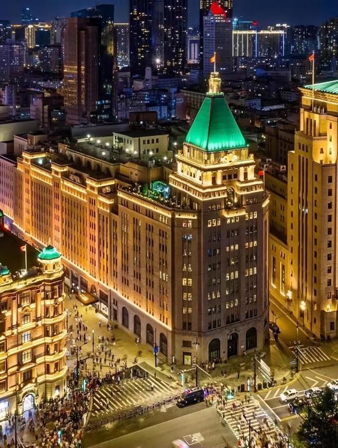 Thiếu gia sở hữu Fairmont Peace Hotel nổi tiếng xa hoa, bị đồn xuất hiện trong bộ dạng “ăn mày” là ai? - Ảnh 5.
