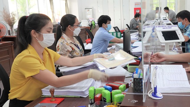 Lọai bỏ tư duy biên chế suốt đời để nâng cao chất lượng công chức - Ảnh 2. Lọai bỏ tư duy biên chế suốt đời để nâng cao chất lượng công chức - Ảnh 2.