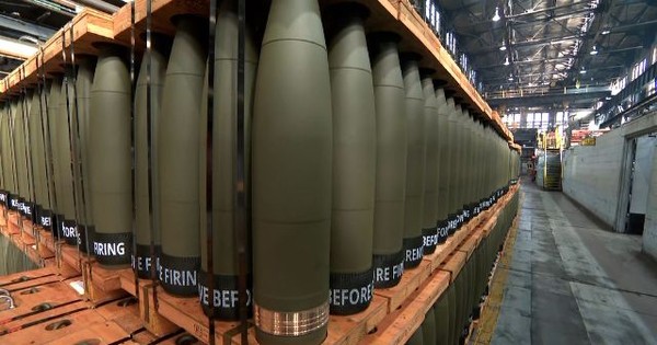 Ukraine tiếp tục tập k&iacute;ch Nga, loạt s&acirc;n bay ở Moskva phải đ&oacute;ng cửa - Ảnh 2.