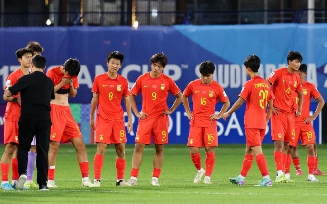 HLV Trung Quốc trước trận gặp ĐT Việt Nam: Suýt đánh đồng nghiệp, cãi cấp trên kịch liệt - Ảnh 2.