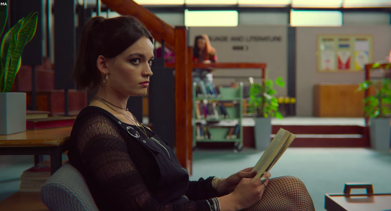 Xem phim "Sex Education", một c&acirc;u thoại khiến t&ocirc;i sốc, con c&ograve;n "bồi" th&ecirc;m một c&acirc;u c&agrave;ng l&agrave;m t&ocirc;i muốn độn thổ - Ảnh 1.