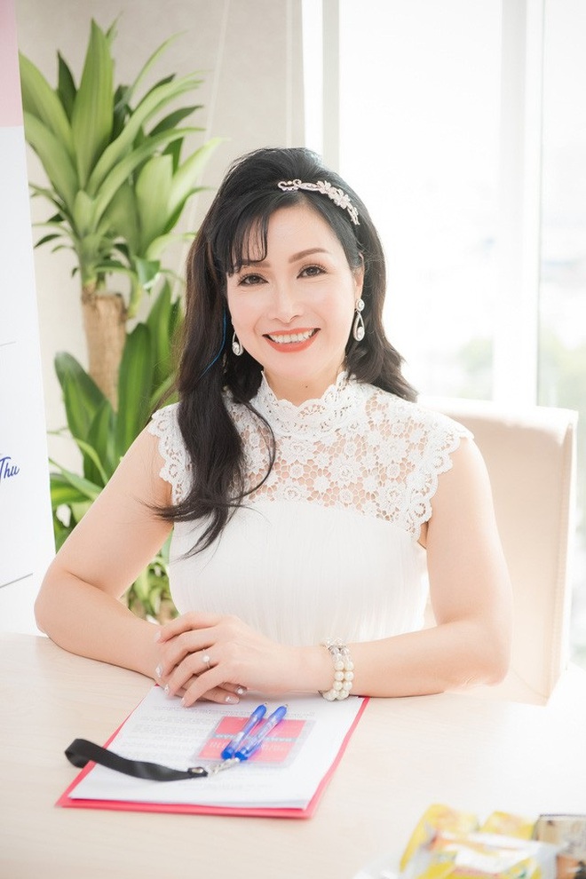 "Hoa hậu lùn nhất Việt Nam" rút lui khỏi showbiz hậu lấy chồng Tiến sĩ, biệt thự trải dài khắp cả nước - Ảnh 5. "Hoa hậu lùn nhất Việt Nam" rút lui khỏi showbiz hậu lấy chồng Tiến sĩ, biệt thự trải dài khắp cả nước - Ảnh 5.