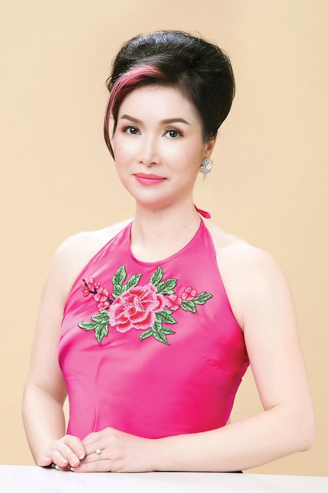 "Hoa hậu lùn nhất Việt Nam" rút lui khỏi showbiz hậu lấy chồng Tiến sĩ, biệt thự trải dài khắp cả nước - Ảnh 8. "Hoa hậu lùn nhất Việt Nam" rút lui khỏi showbiz hậu lấy chồng Tiến sĩ, biệt thự trải dài khắp cả nước - Ảnh 8.
