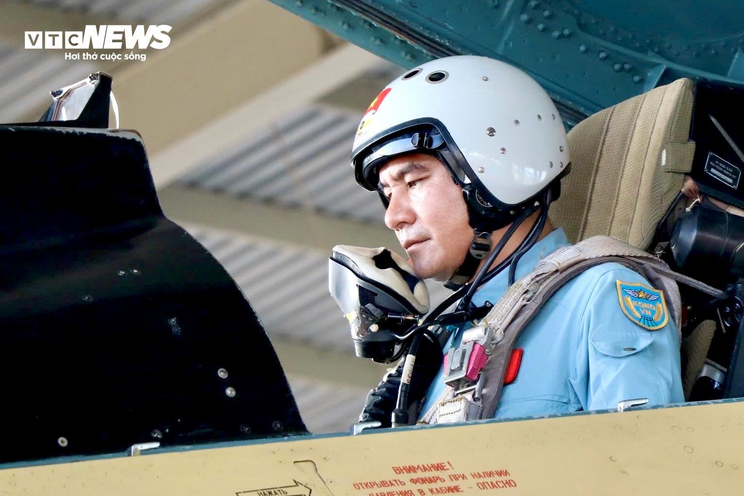 Su - 30 mk2 và Yak - 130 rời sân bay Biên Hòa sau nhiệm vụ bay biểu diễn 30 / 4 - Ảnh 6.