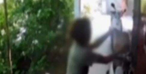 Khăng khăng cho rằng hàng xóm câu trộm điện, người đàn ông có hành động "khó chấp nhận"- Ảnh 1.