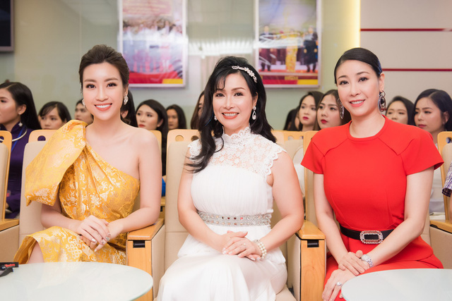 "Hoa hậu lùn nhất Việt Nam" rút lui khỏi showbiz hậu lấy chồng Tiến sĩ, biệt thự trải dài khắp cả nước - Ảnh 4. "Hoa hậu lùn nhất Việt Nam" rút lui khỏi showbiz hậu lấy chồng Tiến sĩ, biệt thự trải dài khắp cả nước - Ảnh 4.
