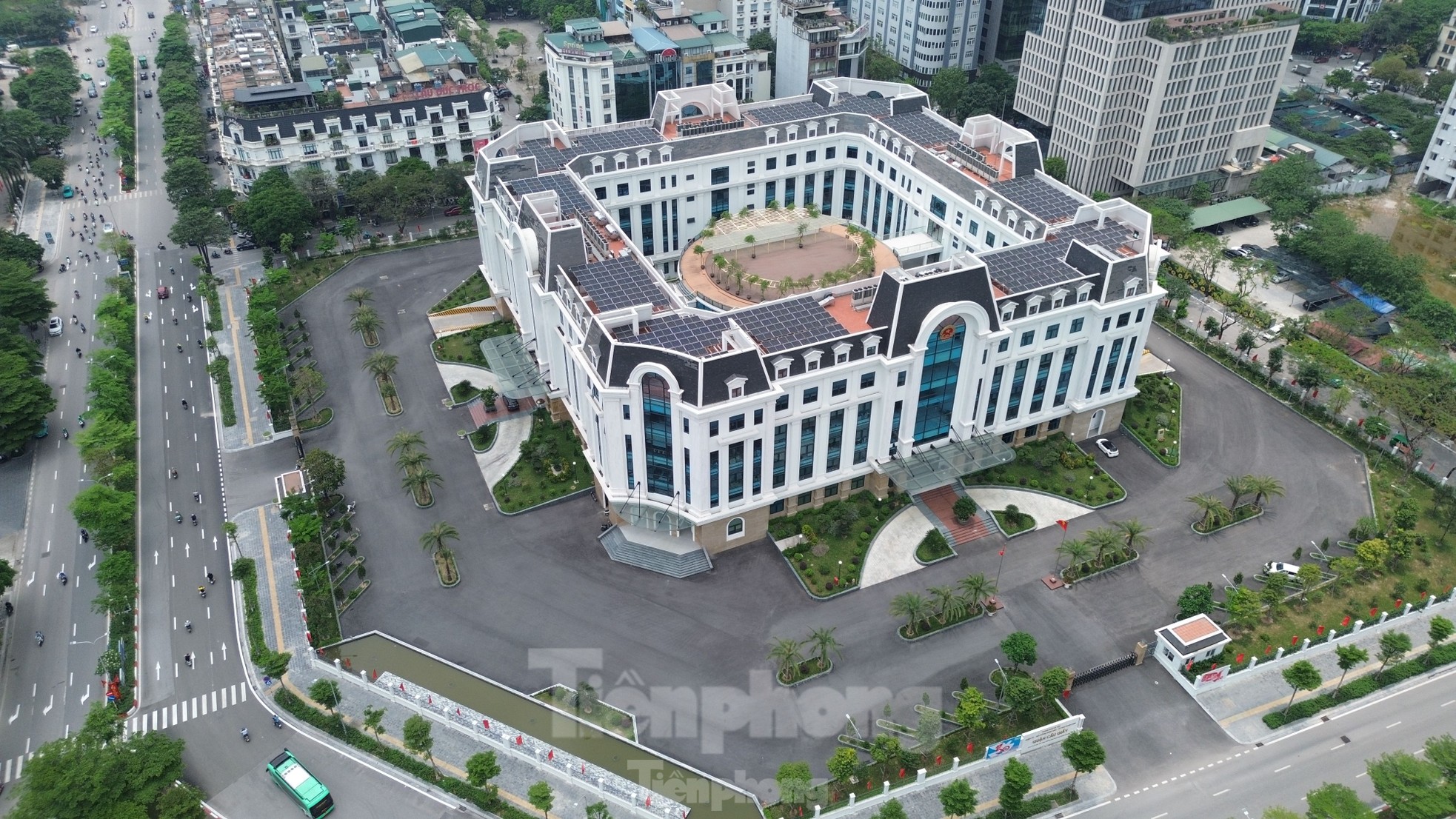 Trụ sở UBND phường Cầu Giấy có 185 phòng làm việc cho 50 cán bộ tại Hà Nội - Ảnh 2. Trụ sở UBND phường Cầu Giấy có 185 phòng làm việc cho 50 cán bộ tại Hà Nội - Ảnh 2.