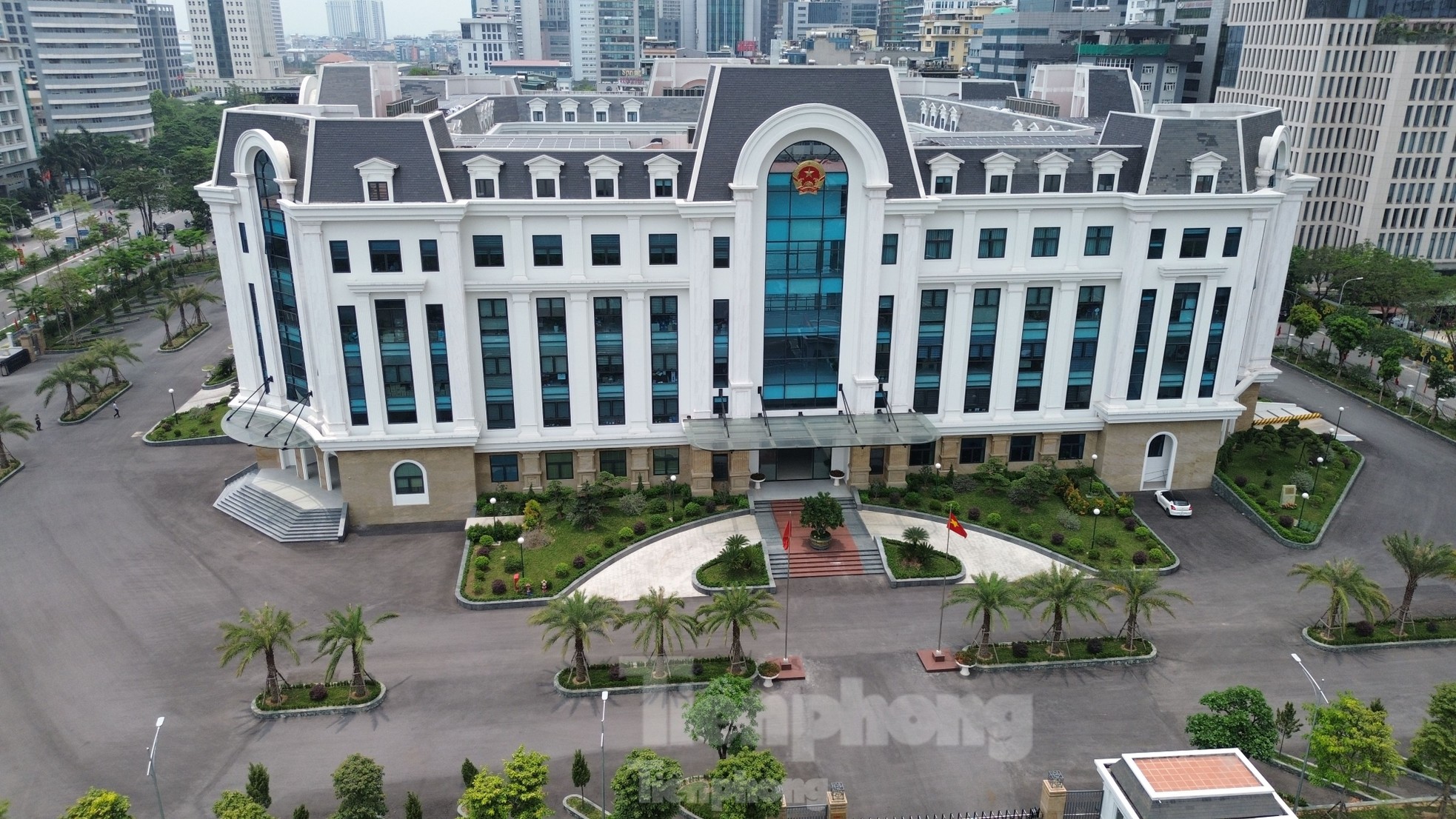 Trụ sở UBND phường Cầu Giấy có 185 phòng làm việc cho 50 cán bộ tại Hà Nội - Ảnh 1. Trụ sở UBND phường Cầu Giấy có 185 phòng làm việc cho 50 cán bộ tại Hà Nội - Ảnh 1.