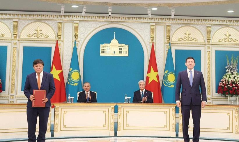 Con số bất ngờ về mức định giá của hãng hàng không Qazaq Air vừa được tập đoàn của tỷ phú Nguyễn Thị Phương Thảo mua lại - Ảnh 1.