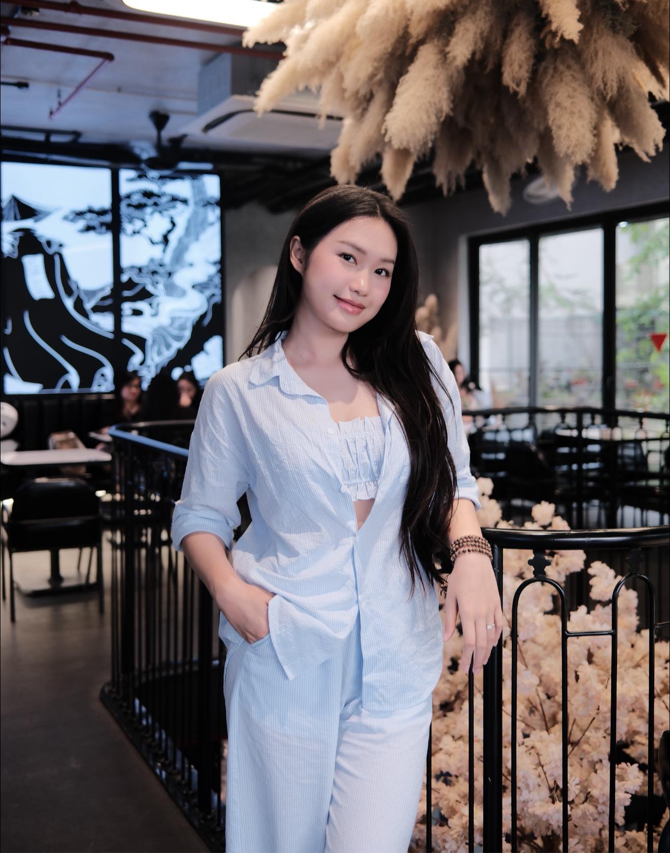 Bữa tiệc visual: Do&atilde;n Hải My kh&iacute; chất "tiểu thư th&agrave;nh thị", đọ sắc 2 hot mom nhan sắc đỉnh nhất nh&igrave; l&agrave;ng b&oacute;ng đ&aacute; - Ảnh 2.