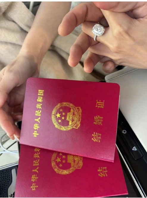 Chồng cũ Từ Hy Viên ê chề sau vụ vợ hot girl lộ 3.000 tấm ảnh nóng bỏng gây sốc - Ảnh 7. Chồng cũ Từ Hy Viên ê chề sau vụ vợ hot girl lộ 3.000 tấm ảnh nóng bỏng gây sốc - Ảnh 7.
