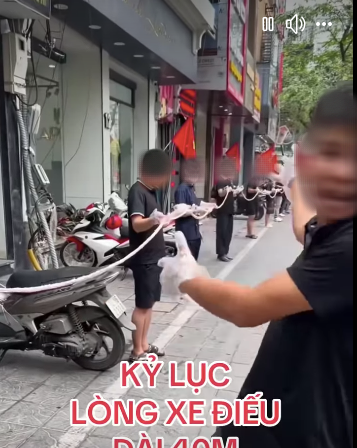 TikToker Thế lòng Se điếu xin lỗi vì bộ lòng xe điếu không dài 40 m - Ảnh 1.