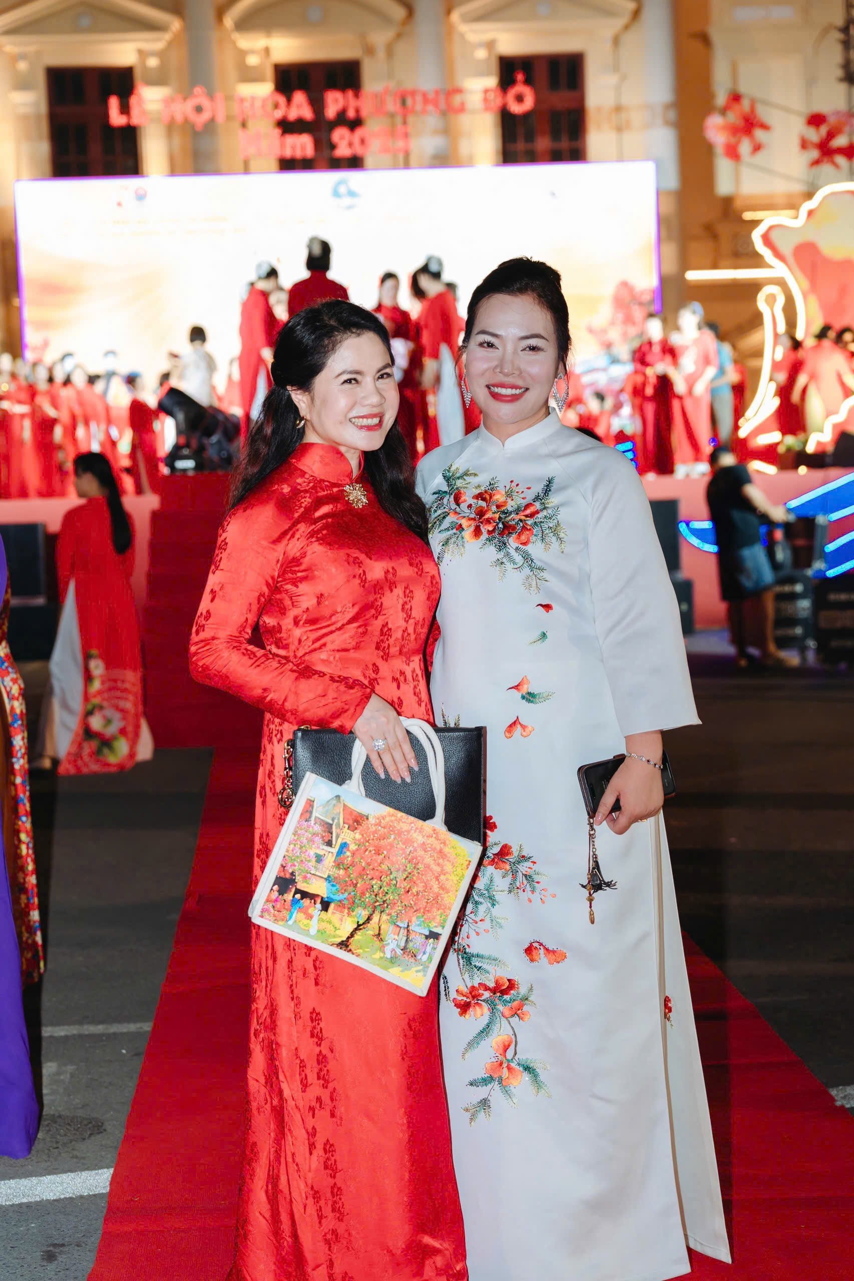 Dàn hoa á hậu trình diễn áo dài của NTK Cao Thu Vân, vợ chồng NSND Lan Hương làm đại sứ - Ảnh 3. Dàn hoa á hậu trình diễn áo dài của NTK Cao Thu Vân, vợ chồng NSND Lan Hương làm đại sứ - Ảnh 3.