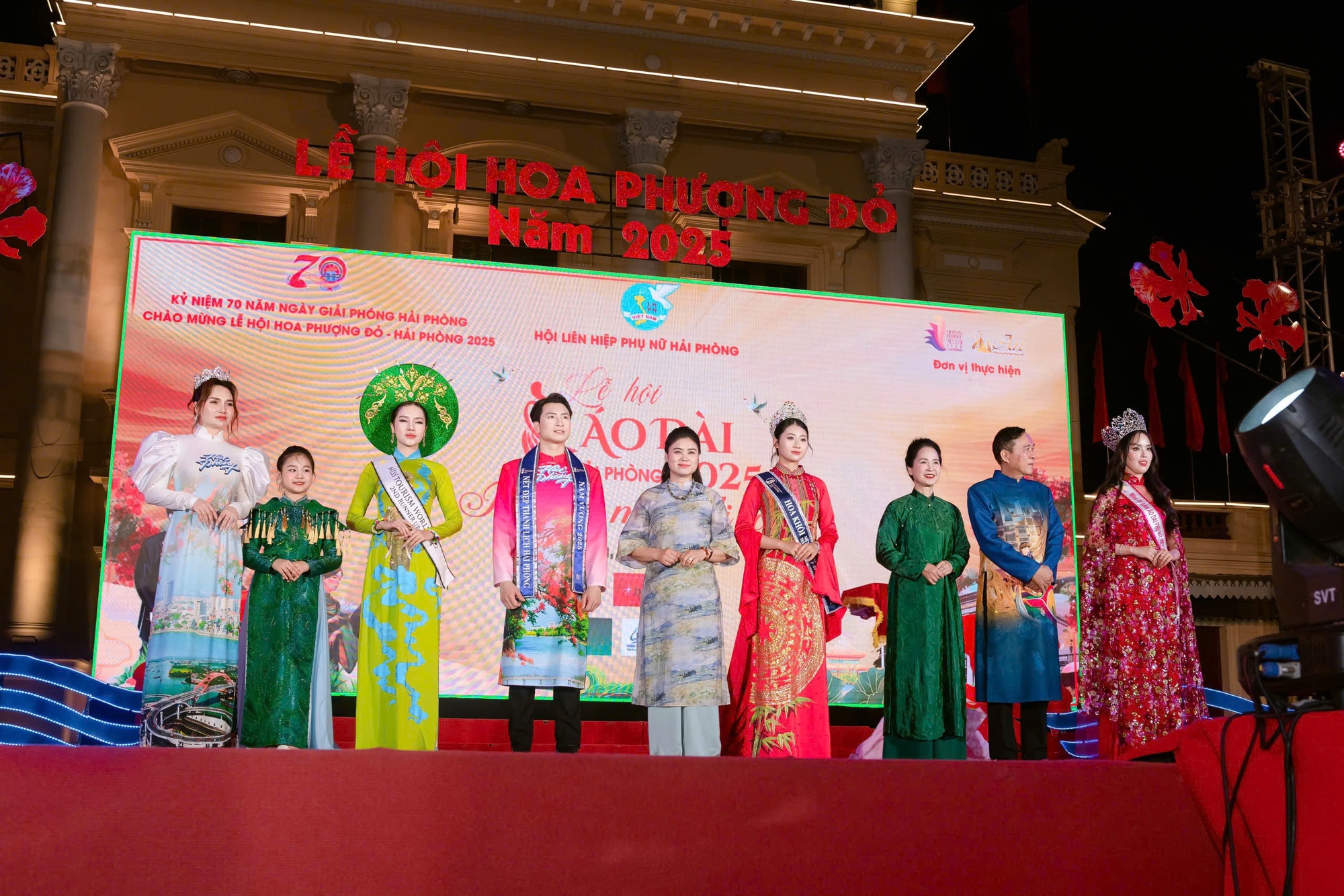 Dàn hoa á hậu trình diễn áo dài của NTK Cao Thu Vân, vợ chồng NSND Lan Hương làm đại sứ - Ảnh 2. Dàn hoa á hậu trình diễn áo dài của NTK Cao Thu Vân, vợ chồng NSND Lan Hương làm đại sứ - Ảnh 2.