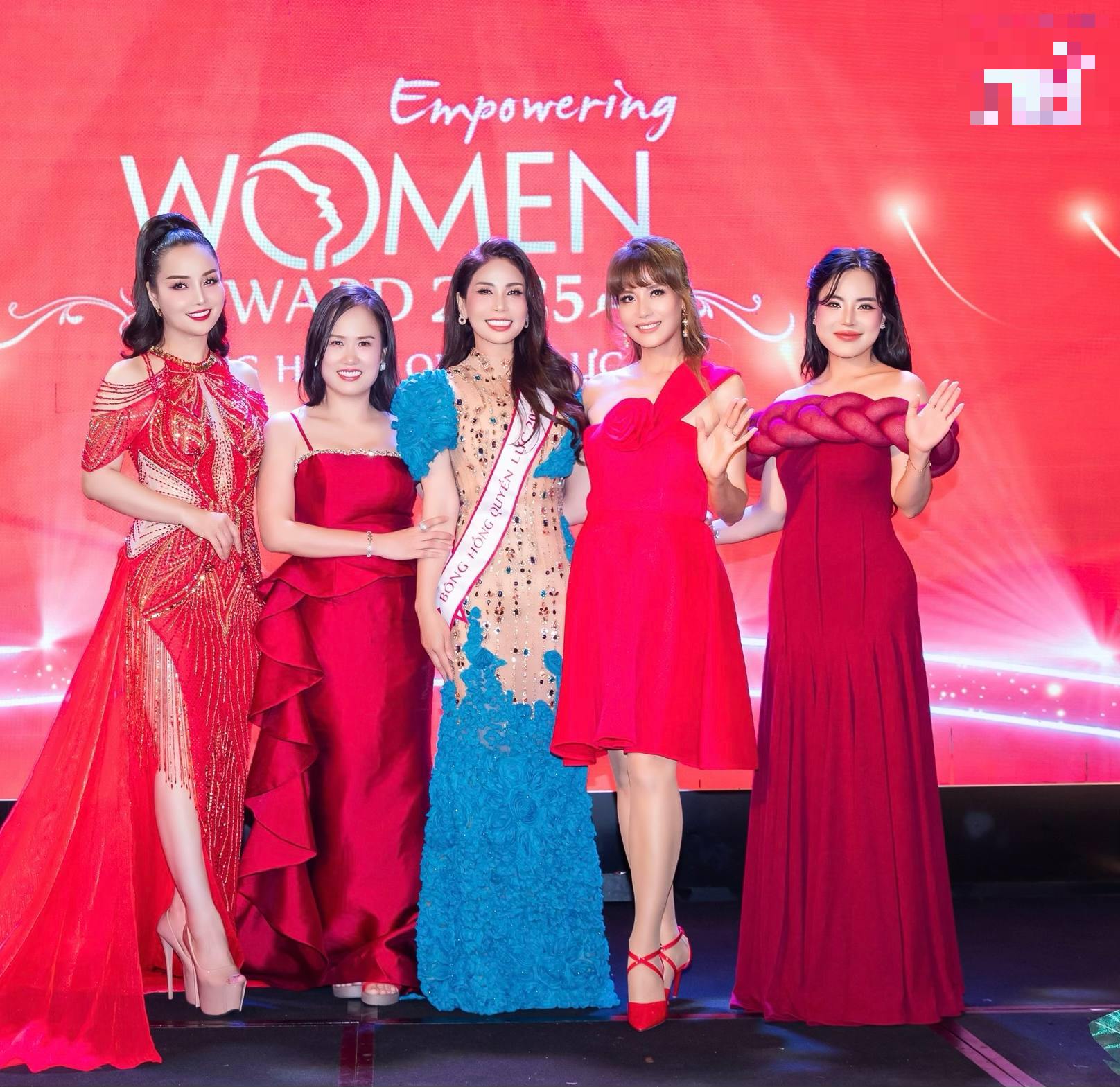 Diễn viên điện ảnh Lý Hương được vinh danh giải thưởng “Bông hồng quyền lực” - Ảnh 8.