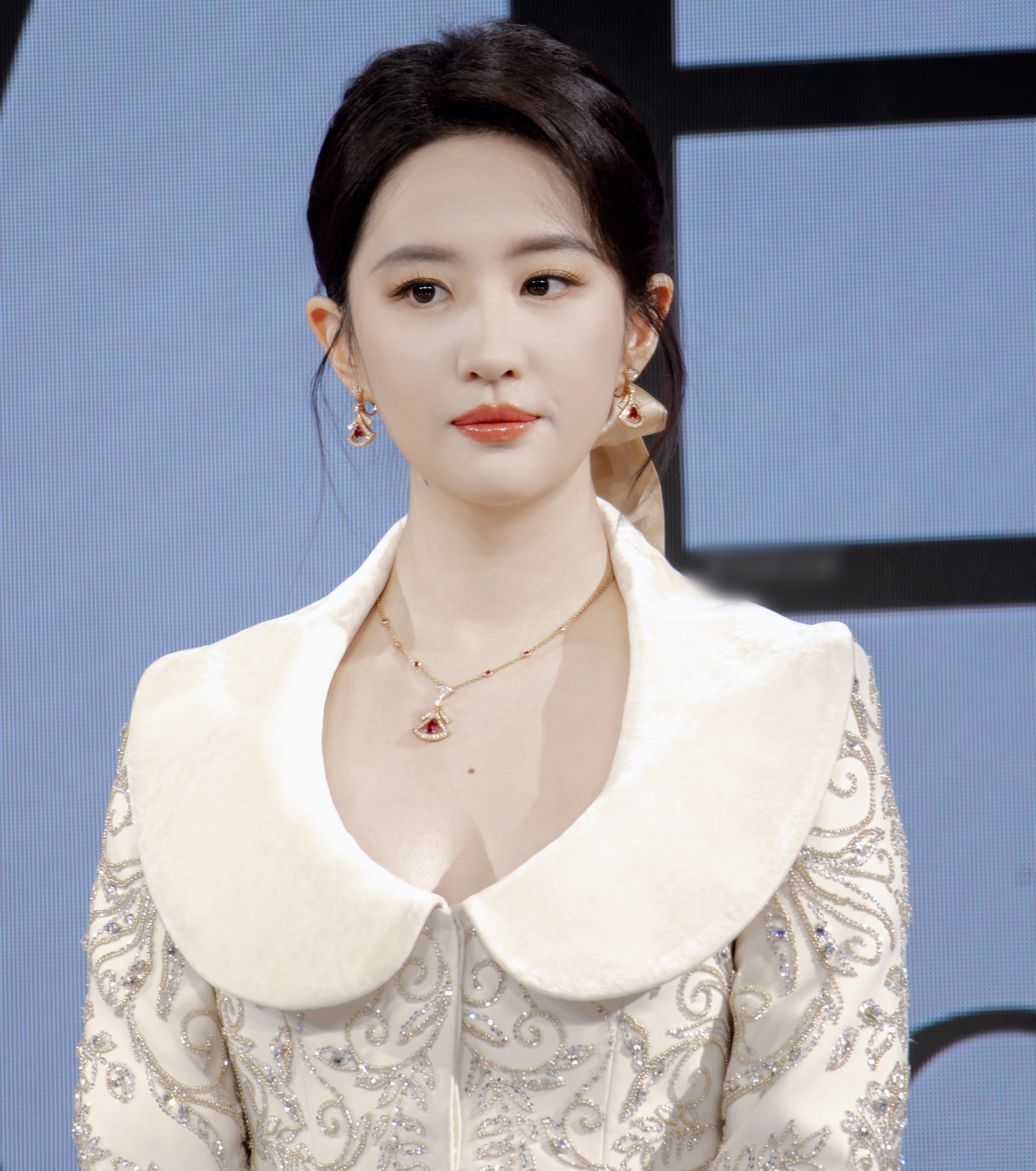 Lưu Diệc Phi lộ nh&acirc;n c&aacute;ch thật khi bị người kh&aacute;c vạch trần th&oacute;i ph&ocirc;ng bạt ngay tr&ecirc;n s&oacute;ng trực tiếp- Ảnh 2.