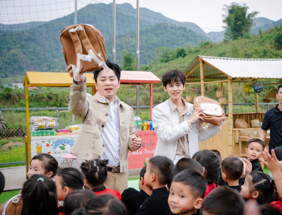 Divo Tùng Dương ra MV mới, tiết lộ sống ở Điện Biên chỉ 1 đêm nhưng khó quên- Ảnh 2. Divo Tùng Dương ra MV mới, tiết lộ sống ở Điện Biên chỉ 1 đêm nhưng khó quên- Ảnh 2.