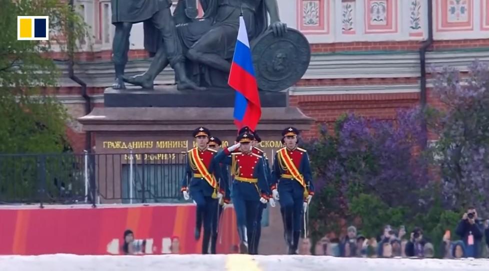 TRỰC TIẾP: Lễ duyệt binh hoành tráng kỷ niệm 80 năm Ngày Chiến thắng phát xít tại Nga - Ảnh 26.