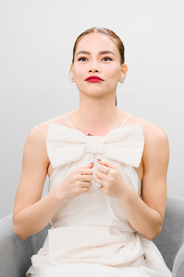 Đoạn clip viral m&agrave; H&agrave; Hồ kh&ocirc;ng ngờ tới: Nhan sắc thời 17 tuổi qu&aacute; kh&aacute;c lạ, d&acirc;n mạng hoang mang với chi tiết n&agrave;y - Ảnh 7.