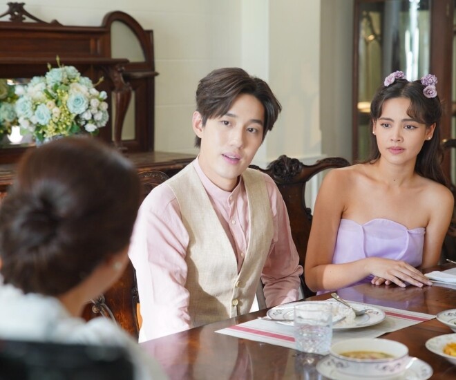 Mẹ vợ gọi các con về rồi đưa mỗi đứa một cuốn sổ đỏ và một tờ danh thiếp, nhắn nhủ 2 câu khiến ai nấy tái mét mặt mày - Ảnh 1.