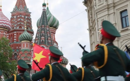 Nga bắt kẻ âm mưu tấn công lễ duyệt binh theo lệnh của người Ukraine - Ảnh 2.