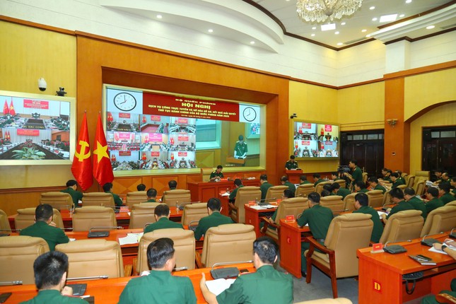 Bộ Quốc phòng triển khai 37 dịch vụ công trực tuyến trong năm 2025 - Ảnh 1. Bộ Quốc phòng triển khai 37 dịch vụ công trực tuyến trong năm 2025 - Ảnh 1.
