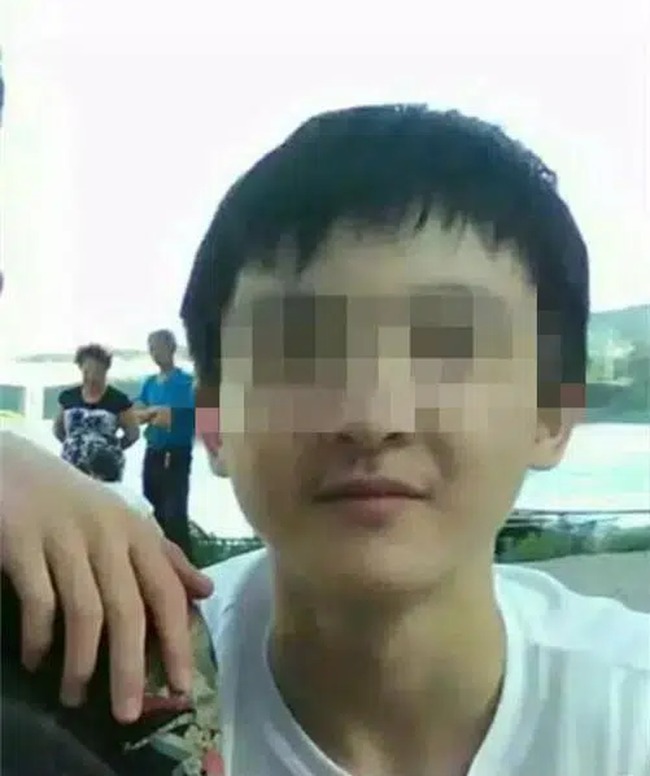 "Đừng mang em về nhà, em quá uất ức rồi": Di thư một nam sinh để lại sau kỳ thi ĐH hé lộ bi kịch gia đình- Ảnh 1. "Đừng mang em về nhà, em quá uất ức rồi": Di thư một nam sinh để lại sau kỳ thi ĐH hé lộ bi kịch gia đình- Ảnh 1.