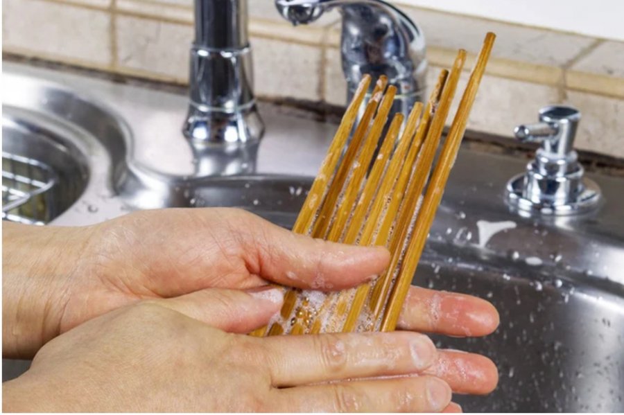 Vật dụng n&agrave;y c&oacute; độc t&iacute;nh cao gấp 12 lần thạch t&iacute;n, nhưng nhiều gia đ&igrave;nh vẫn &ldquo;ăn&rdquo; ch&uacute;ng h&agrave;ng ng&agrave;y!- Ảnh 4.