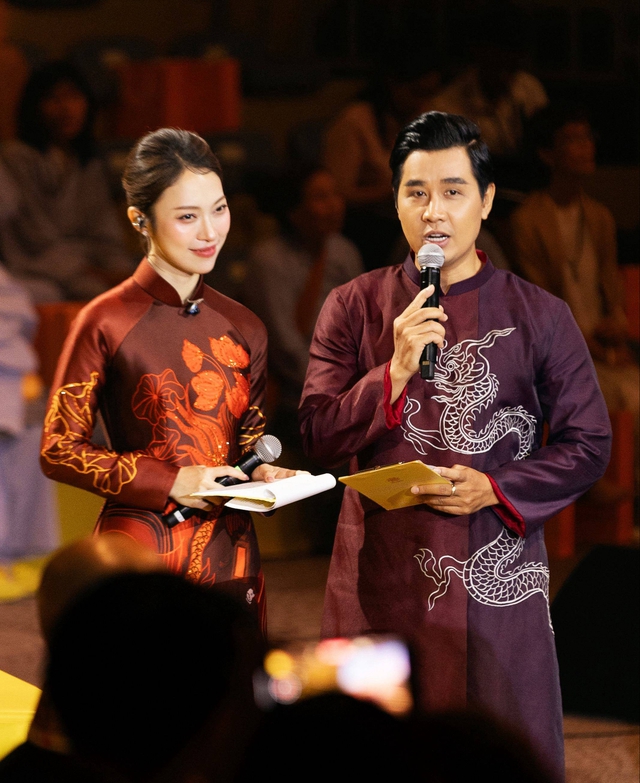 Nguyên Khang - Khánh Vy dẫn chương trình giao lưu âm nhạc Phật giáo quốc tế Vesak 2025 - Ảnh 1.